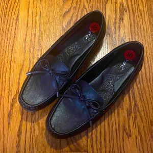 b.o.c black bow loafers 10M